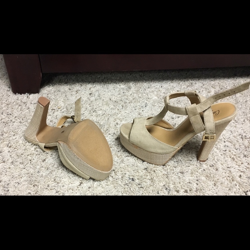 Women’s shoes. Size 6